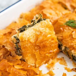 greek-spinach-pie-with-crispy-buttery-phyllo-dough